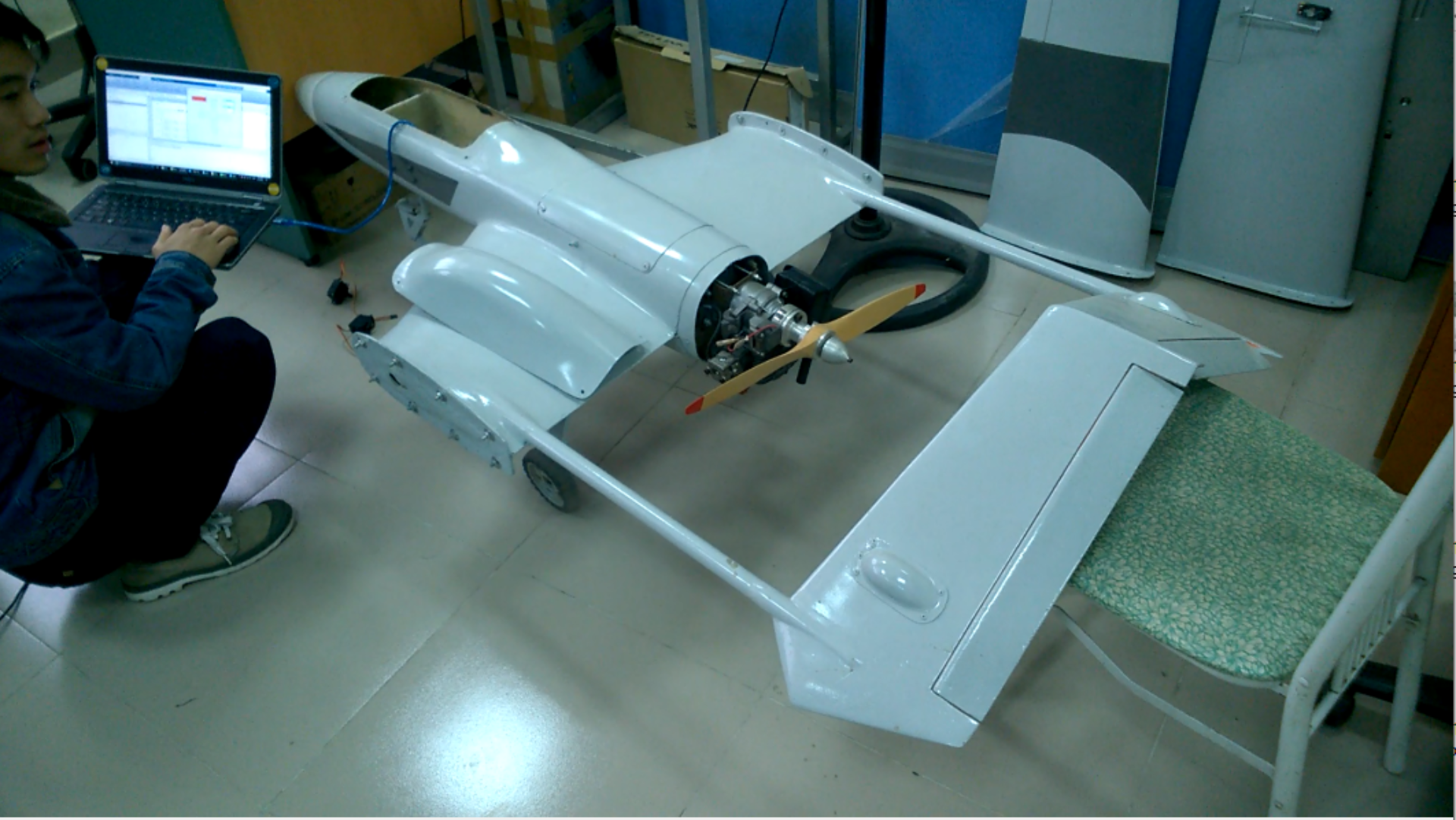V-tail fixed wing UAV - photo 2